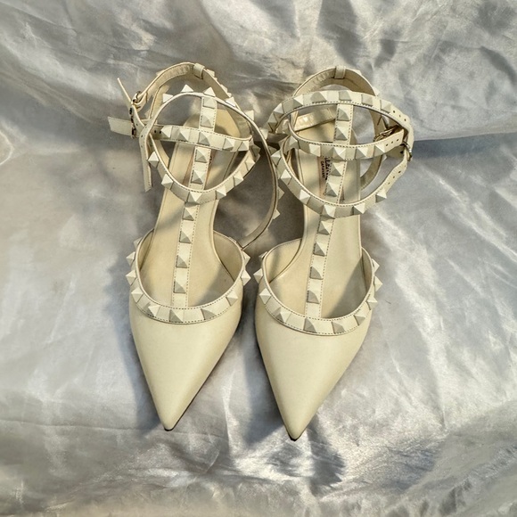 Valentino Garavani Cream White Rockstud Ankle Strap Heels - Picture 4 of 12